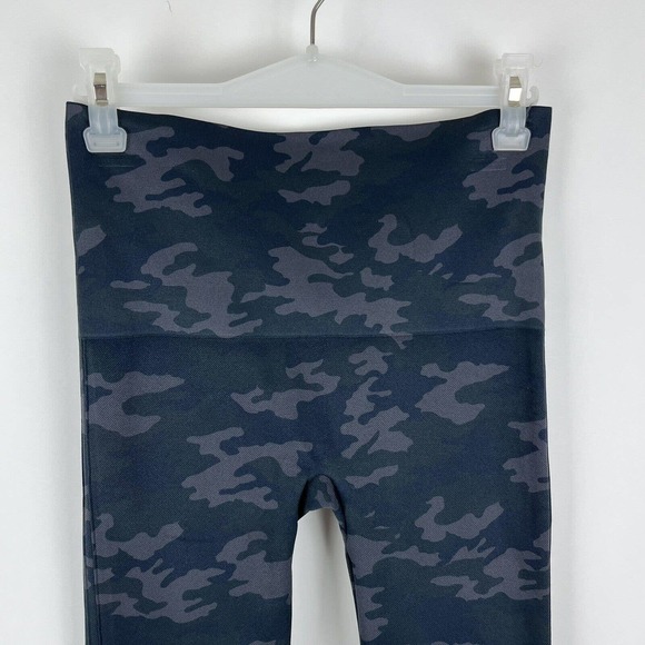 Spanx Seamless High Waisted Black Camo Leggings Size XL - Picture 4 of 12